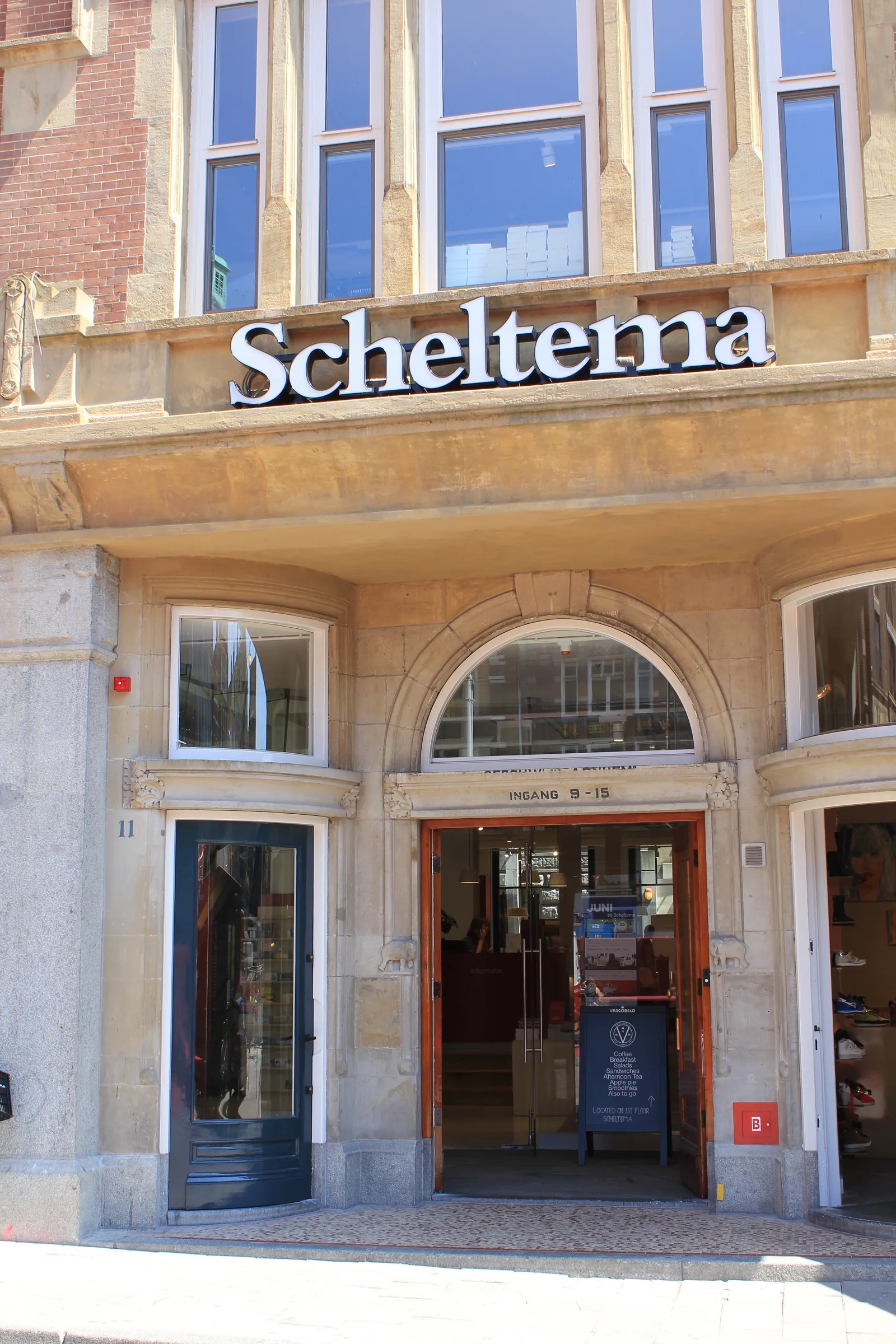 Terrazzovloer in boekhandel scheltema, detail 4