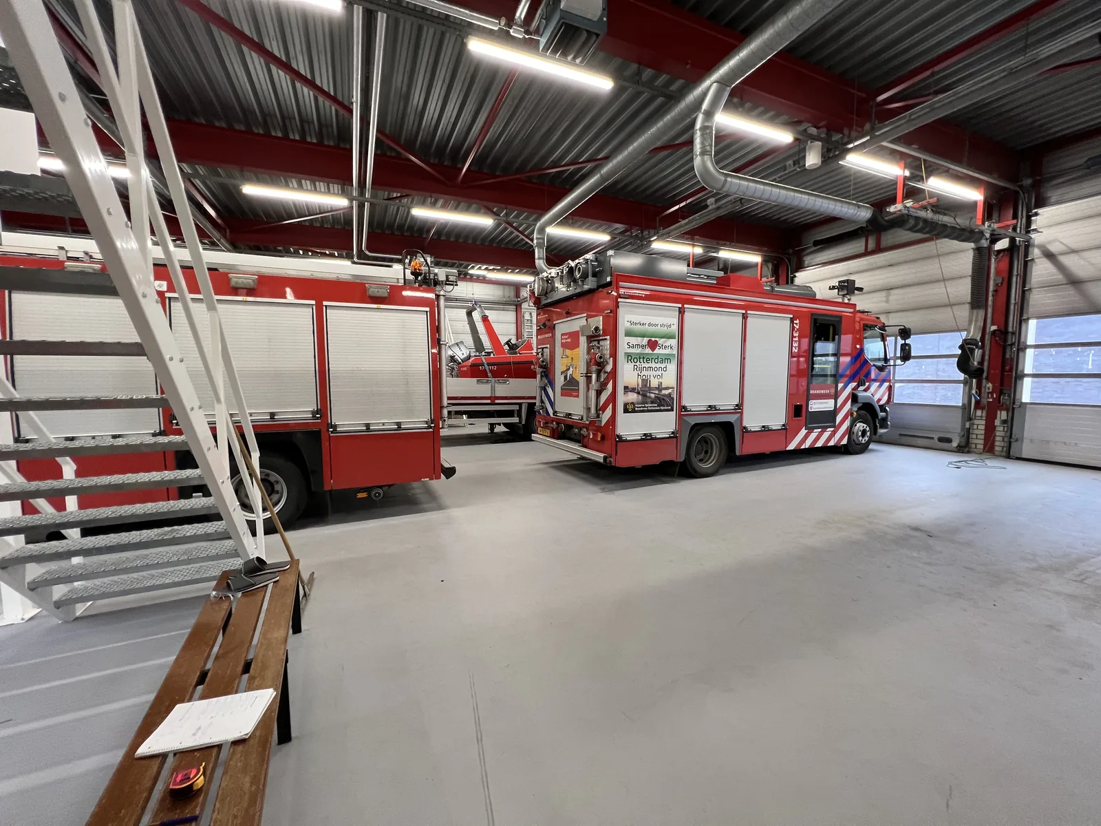 Comforcoat Industry coating in de remise van een brandweerkazerne, circa 550 m², detail 1