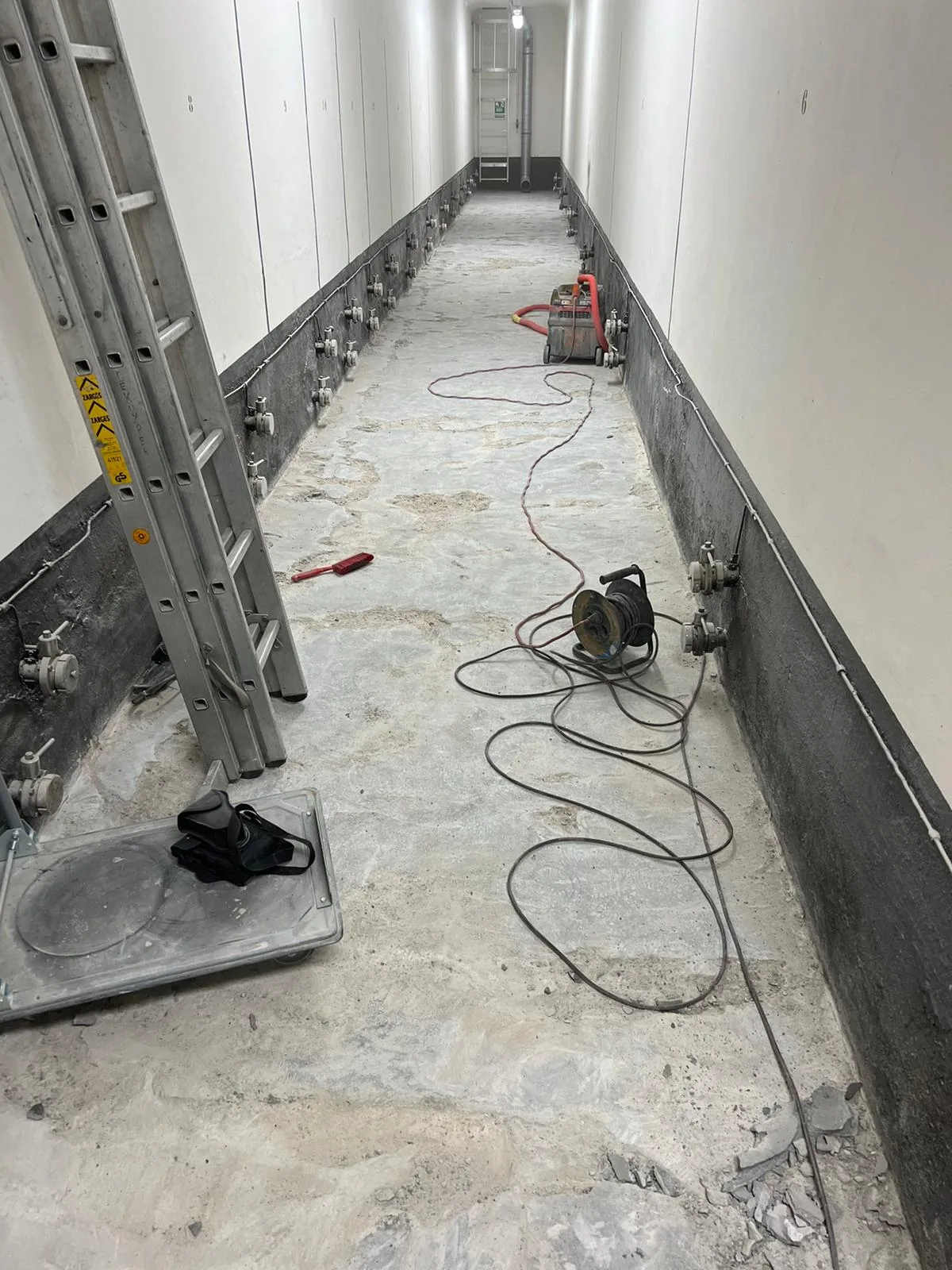 Ucrete BC4 polyurethaanbetonvloer met holle plinten in de ATEX-ruimte van een brouwerij, detail 5