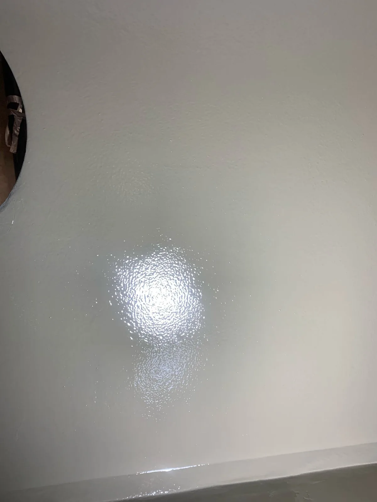Sikagard 7000 CR chemisch bestendige coating in de bufferbak van een zwembad, detail 6