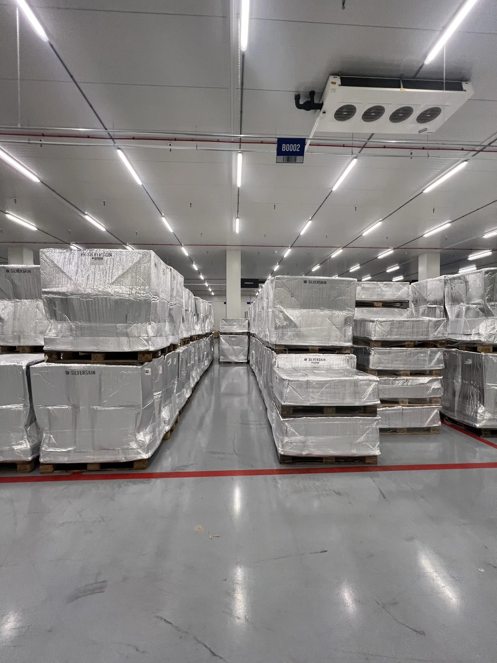 Comforpox 800 SL epoxy gietvloer met markeringen in het magazijn van DSV Air and Sea, circa 3.200 m², detail 4