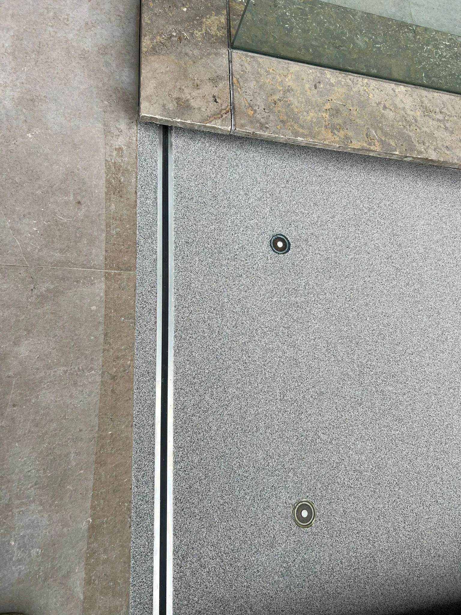 Completec QCF antislipvloer op een invalide-oprit buiten, detail 5