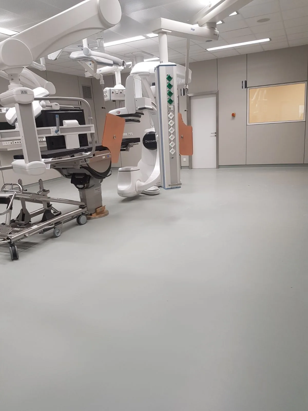 Vloer in een operatiekamer met comforpox 802 esd en ucrete mf, detail 2