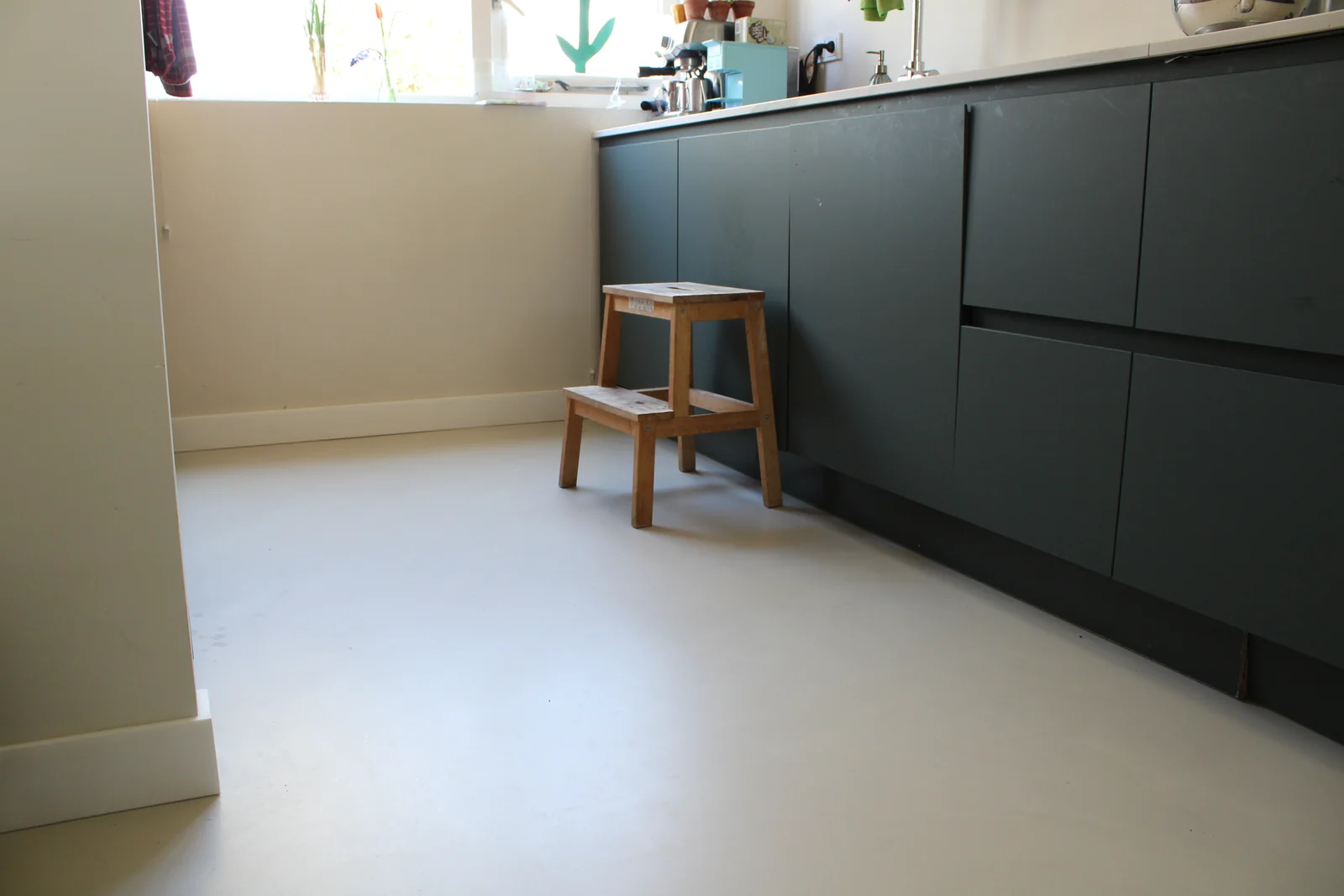 Superbase Mineral Blend minerale gietvloer in een woning, foto 3