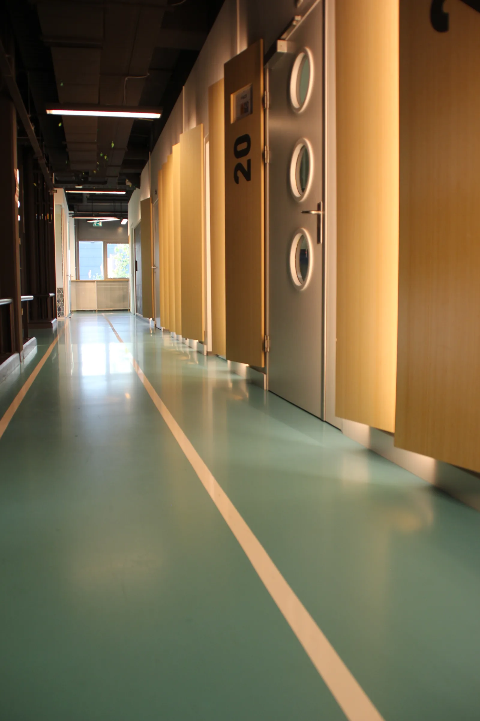 Comforpur 660 uni gietvloer in een therapeutisch kantoor
