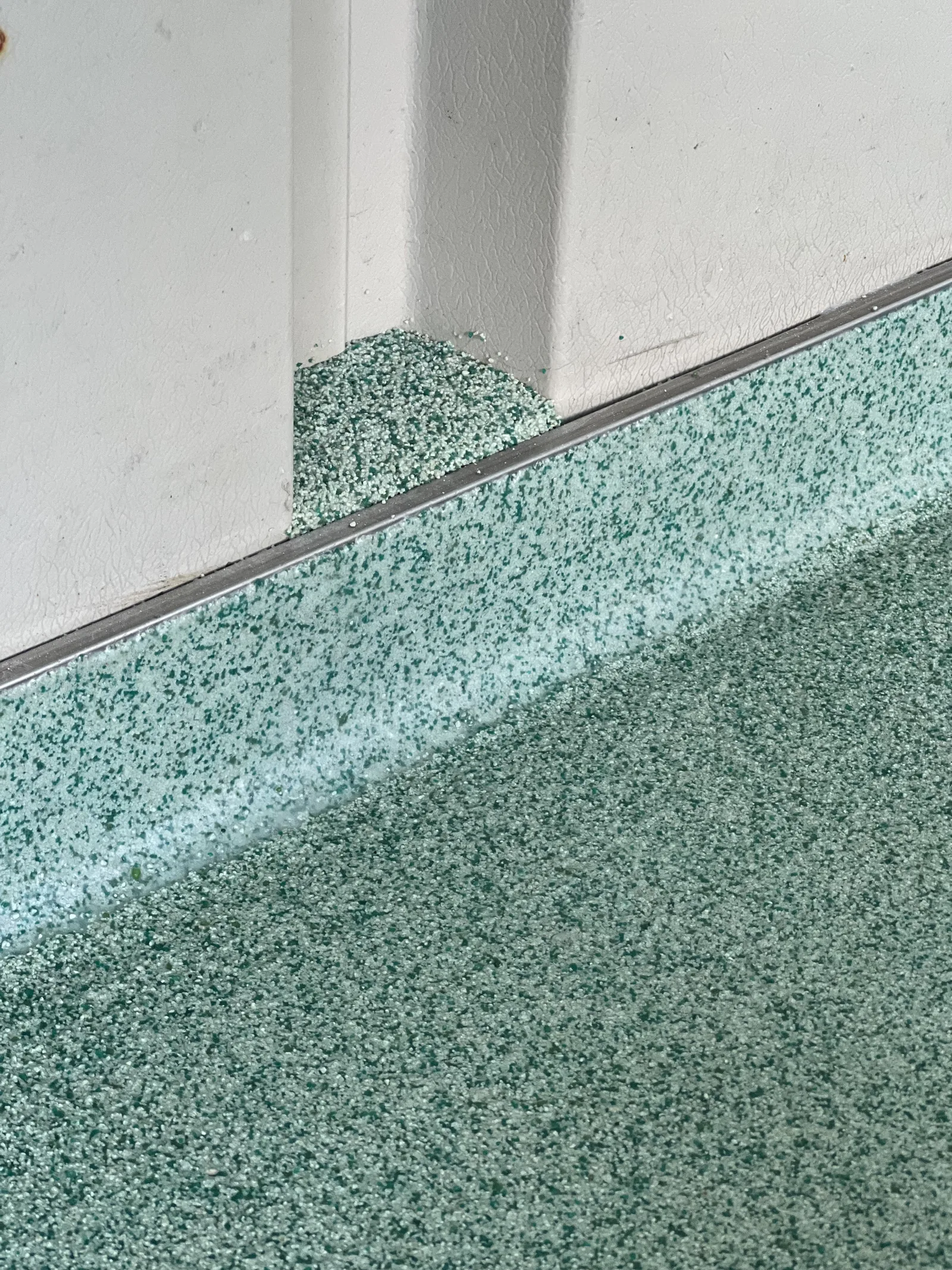 Completec qcf op de wenteltrap in het trappenhuis van tuinderij vers, detail 4