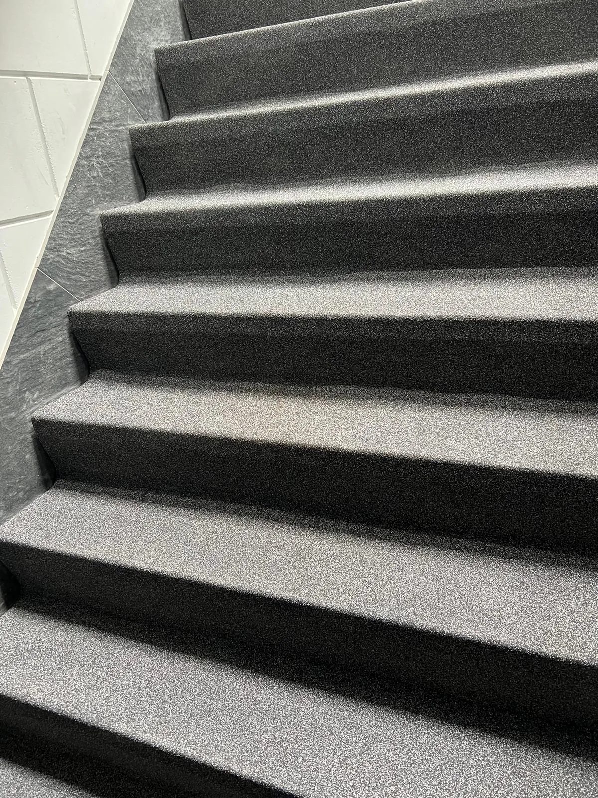Completec qcf fast op de trap in het trappenhuis van van der valk utrecht, detail 1