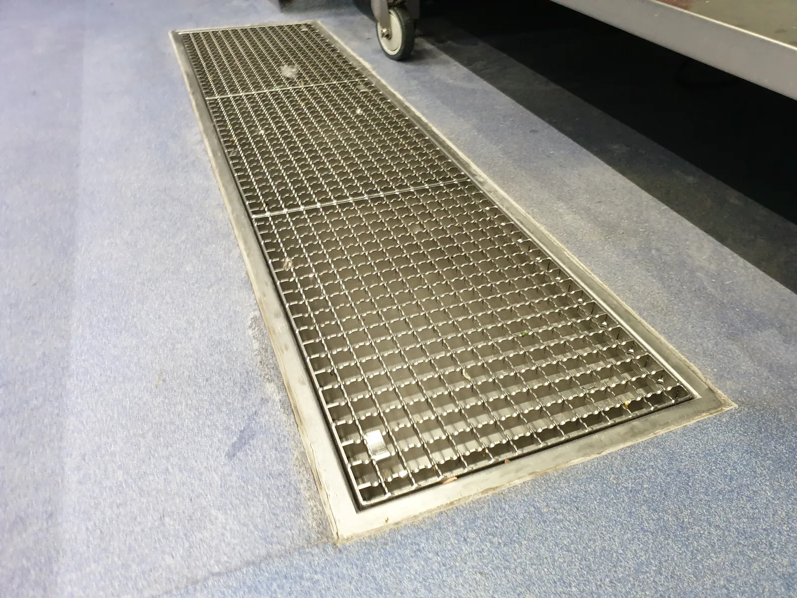 Completec qcf kwartsvloer in de grootkeuken van van der valk breda, detail 3