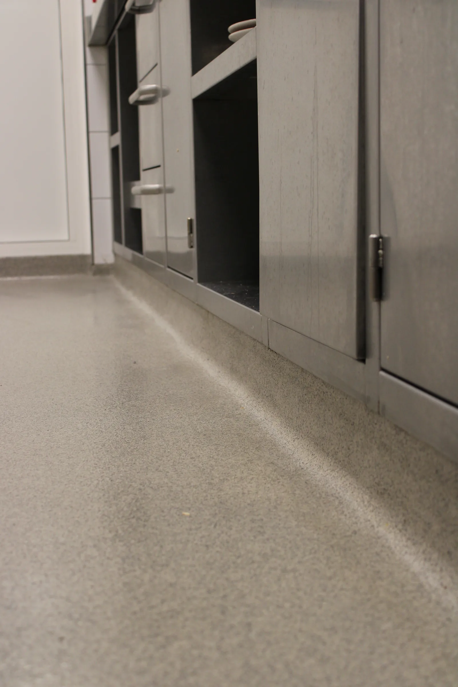 Completec QCF antislipvloer in de grootkeuken van Van der Valk Delft A4, detail 3