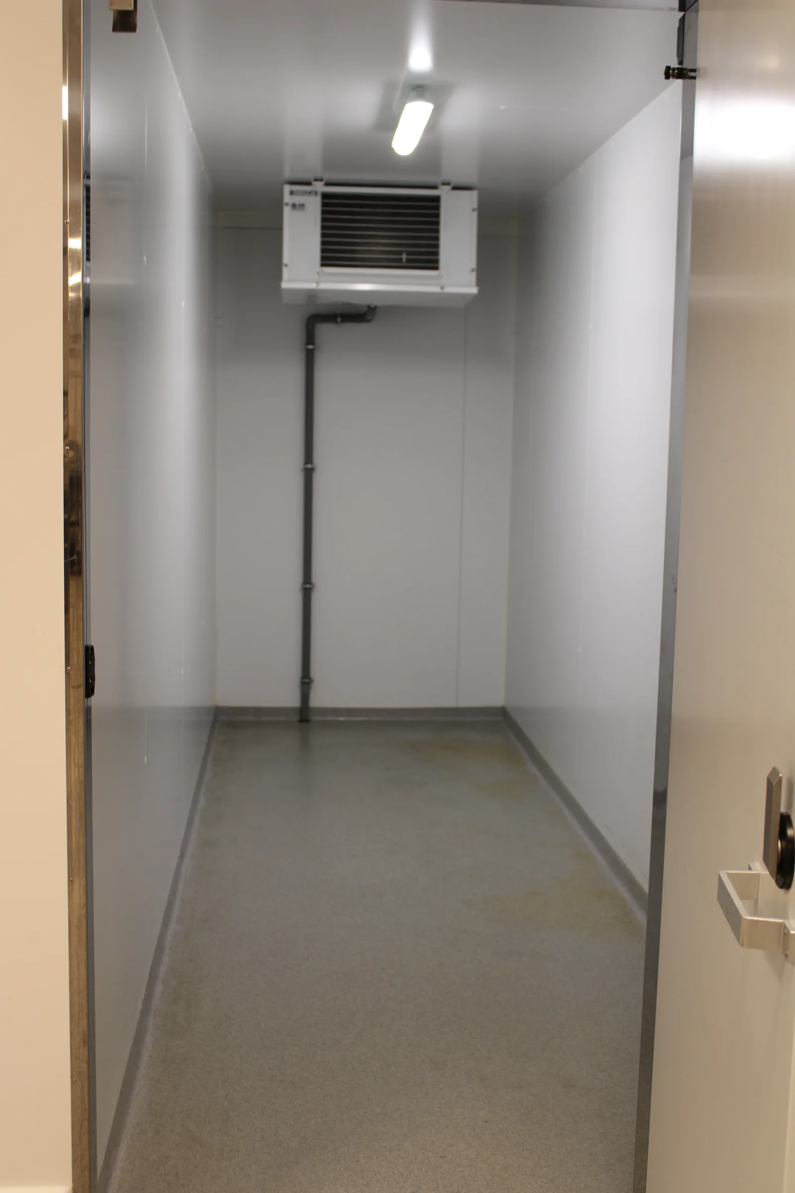 Completec QCF antislipvloer in de grootkeuken van Van der Valk Delft A4, detail 4