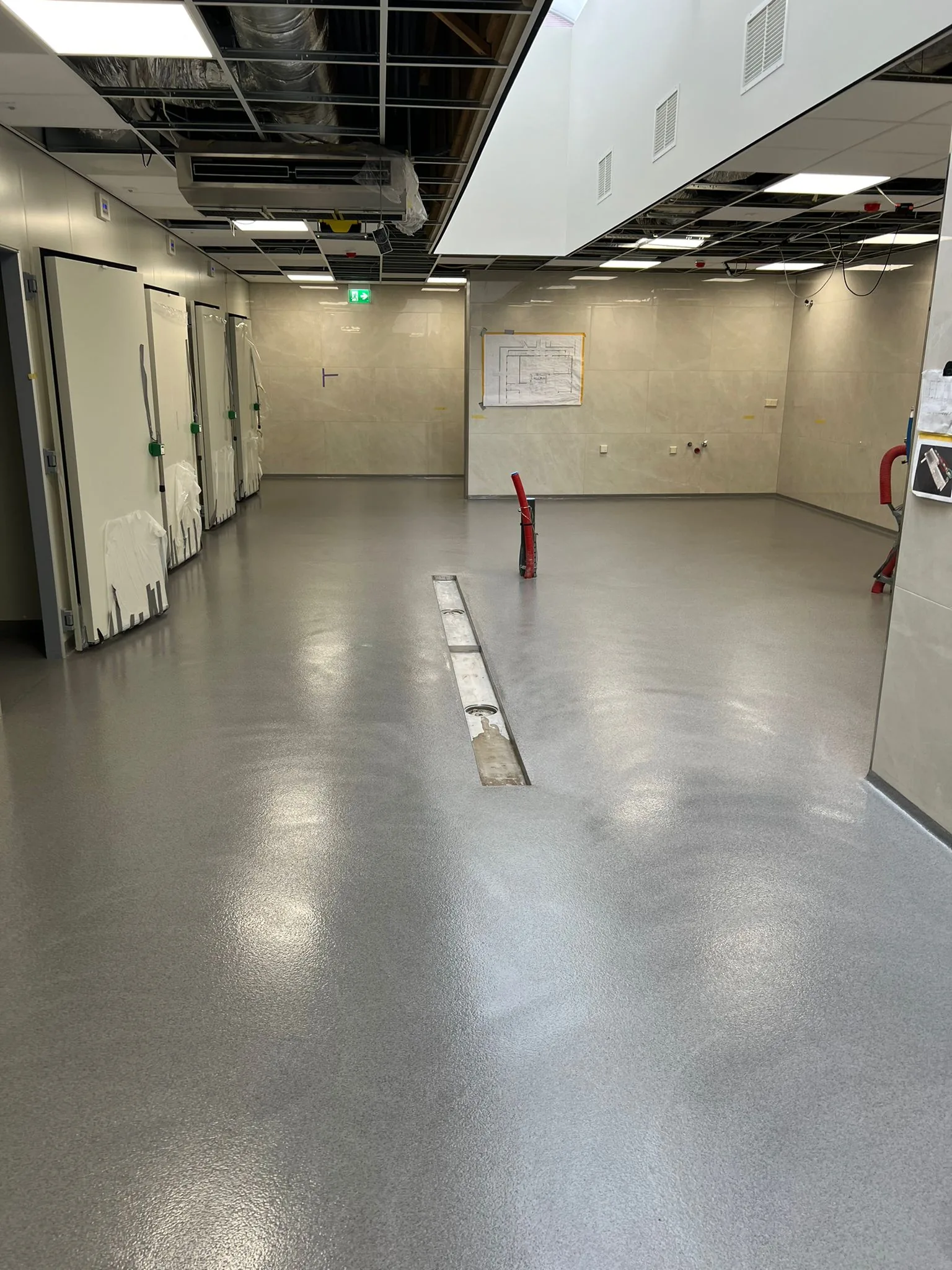 Completec QCF grootkeukenvloer bij Van der Valk Groningen Zuidbroek