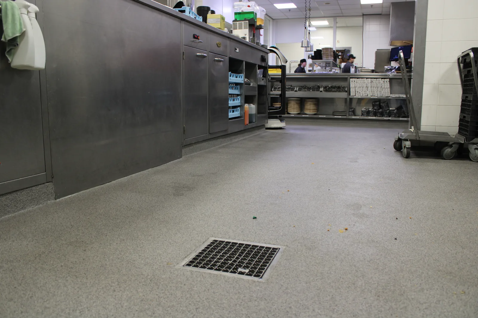 Completec QCF antislipvloer in de grootkeuken van Van der Valk Ridderkerk, detail 2