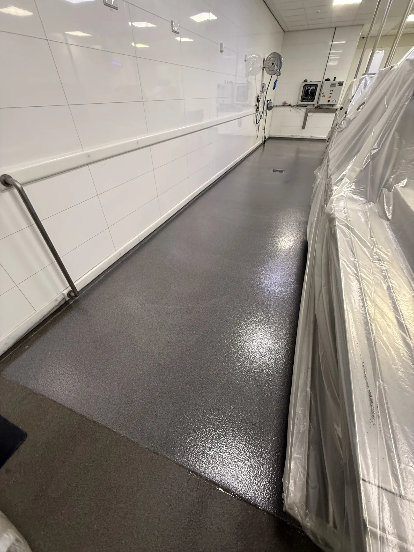 Comforcon qcf vloer in de grootkeuken van van der valk schiphol a4, detail 2