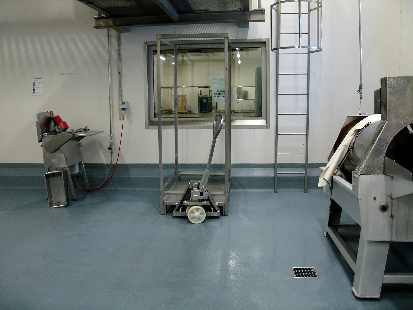 Completec qcf kwartsvloer in de productie van een visbedrijf in zwitserland, detail 1
