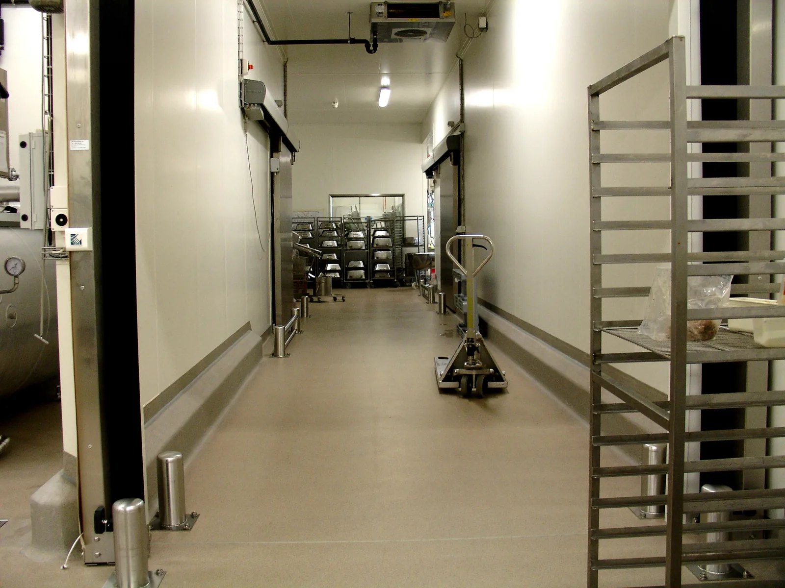 Completec qcf kwartsvloer in de productie van een visbedrijf in zwitserland, detail 2