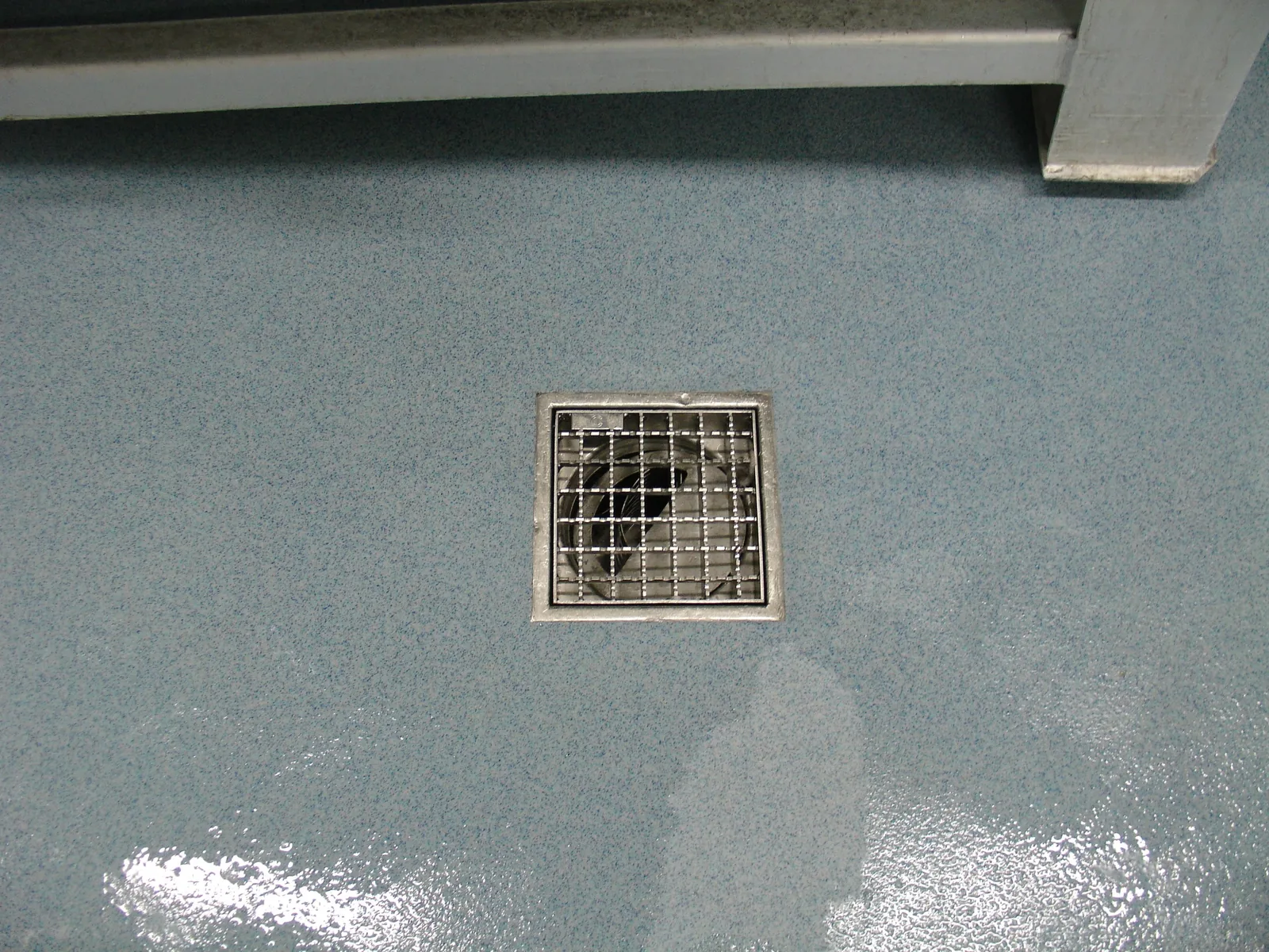 Completec qcf kwartsvloer in de productie van een visbedrijf in zwitserland, detail 3