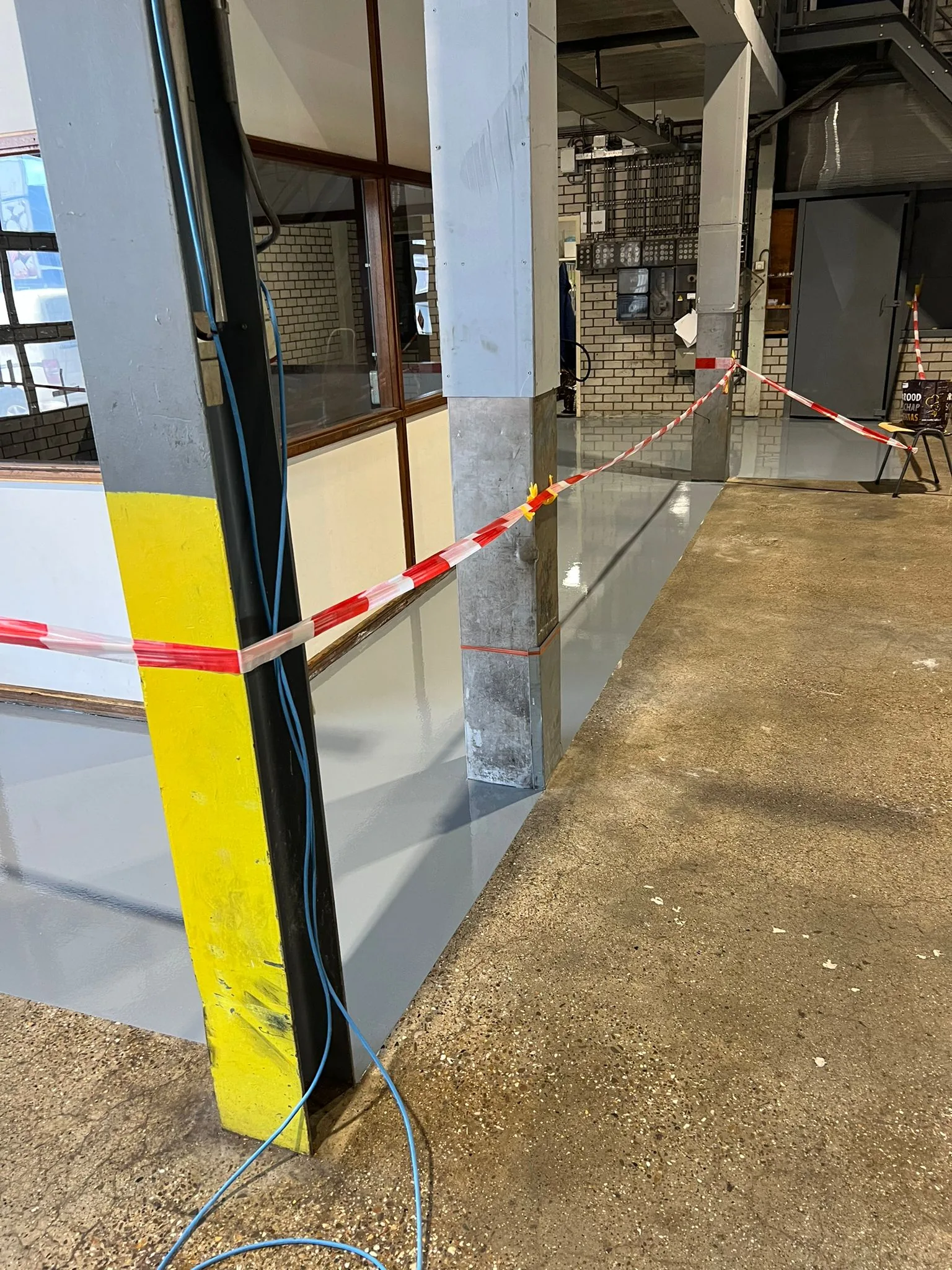 Comforpox 870 HB Coating op de vloer van een werkplaats, detail 4