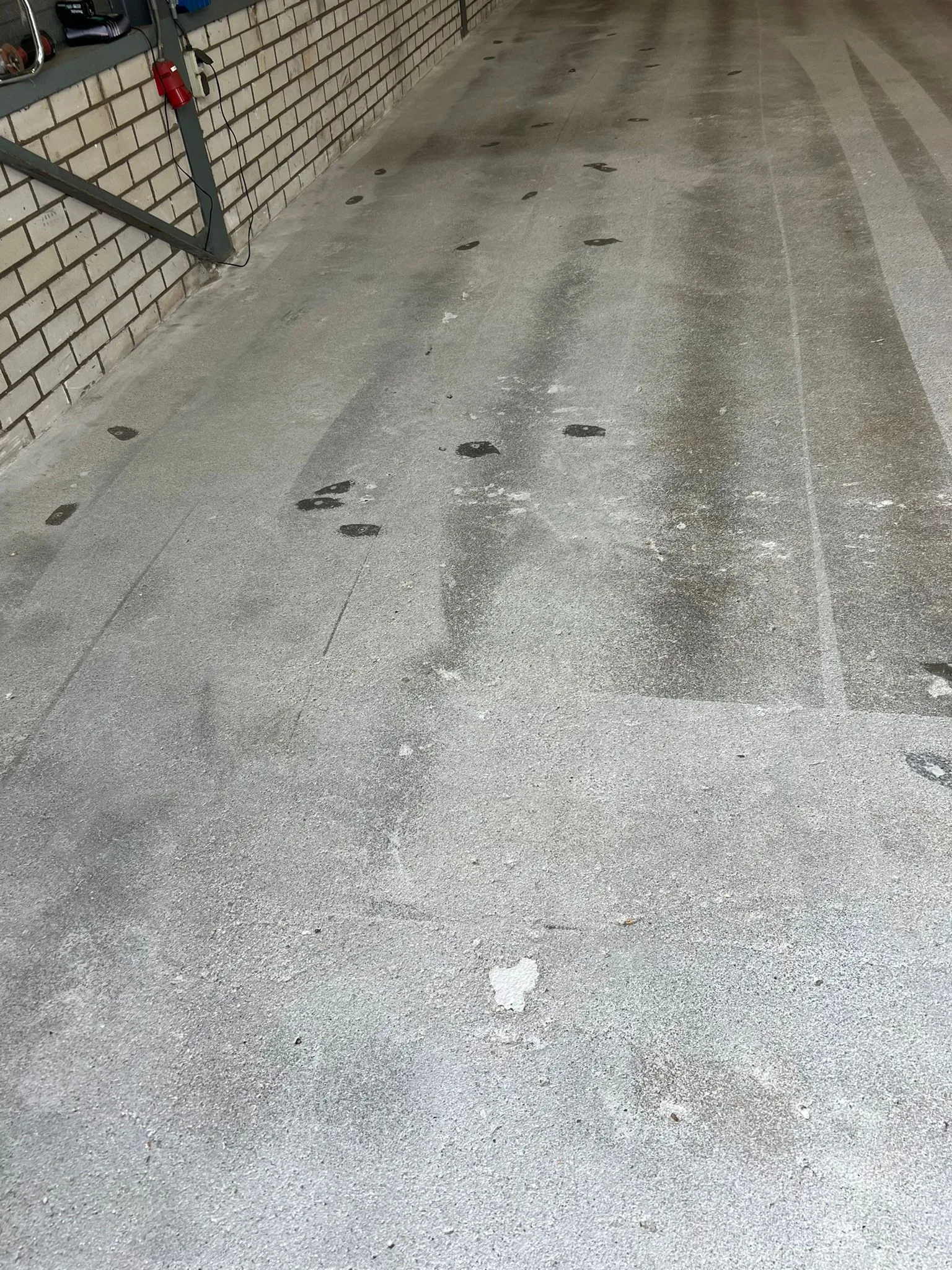Comforpox 870 HB Coating op de vloer van een werkplaats, detail 9